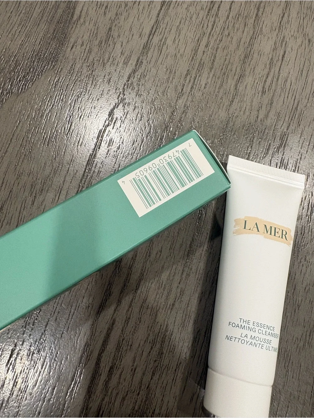 * New La Mer The Essence Foaming cleanser deluxe size 1fl oz/ 30ml